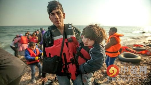 越来越多的难民将希腊作为登陆地点，希腊将重开4座难民营